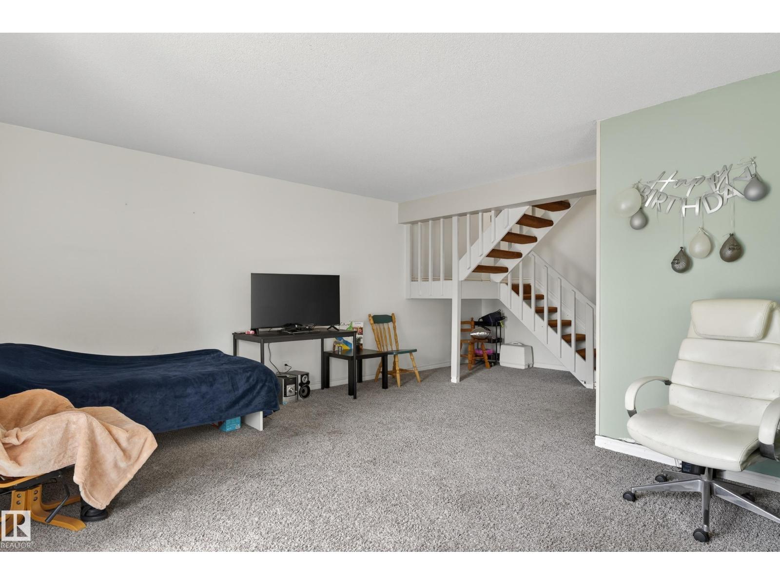 26e Meadowlark Vg Nw, Edmonton, Alberta  T5R 5X4 - Photo 10 - E4487935
