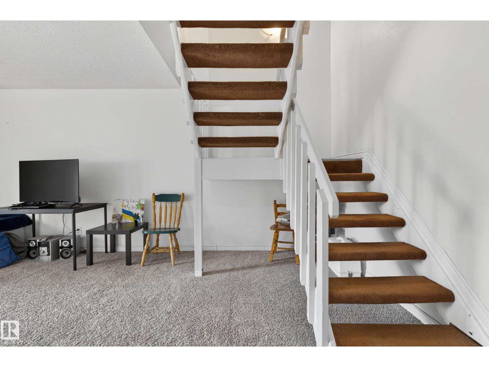 26e Meadowlark Vg Nw, Edmonton, Alberta  T5R 5X4 - Photo 13 - E4487935