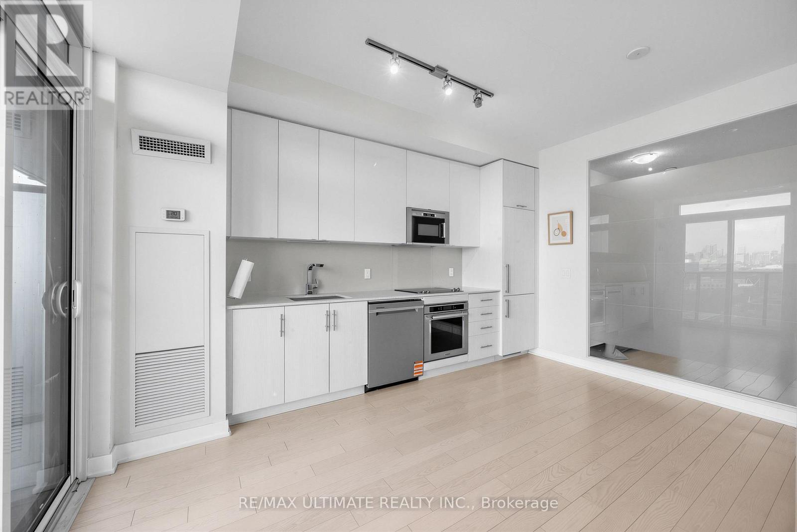 1708 - 330 Richmond Street W, Toronto, Ontario  M5V 0M4 - Photo 8 - C13132444