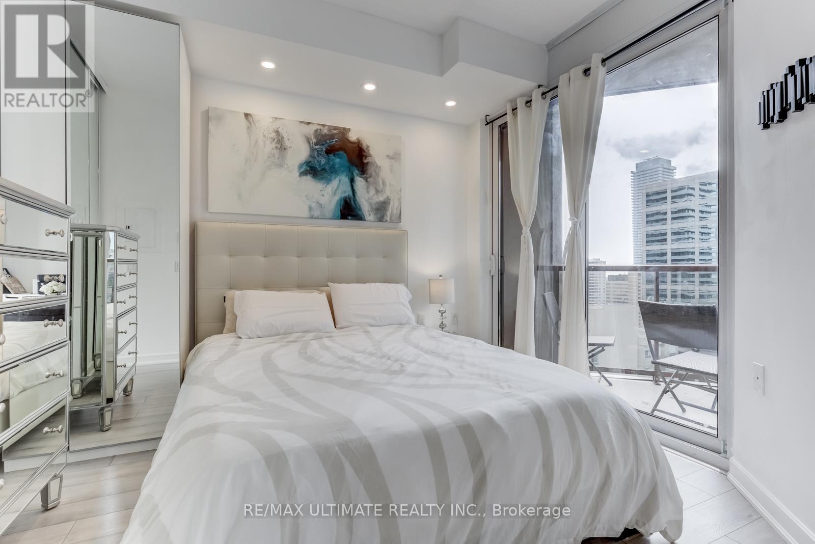 1814 - 85 Bloor Street E, Toronto, Ontario  M6J 3R1 - Photo 14 - C13132494
