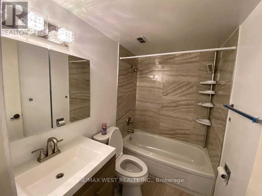 905 - 130 Neptune Drive, Toronto, Ontario  M6A 1X5 - Photo 10 - C13132616