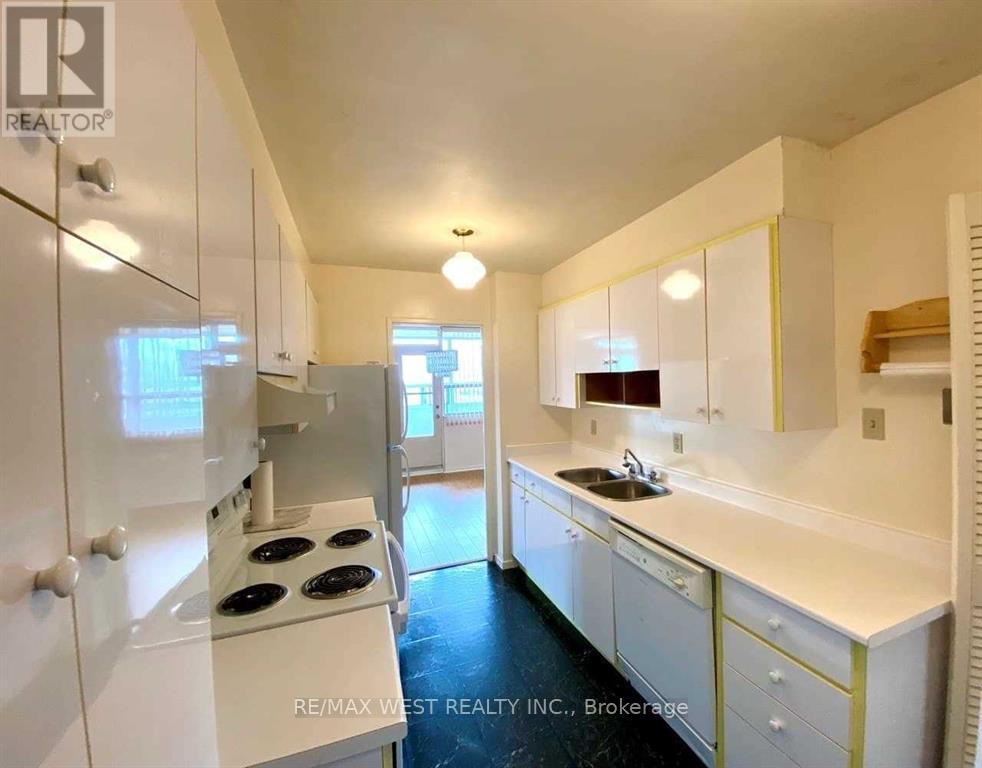 905 - 130 Neptune Drive, Toronto, Ontario  M6A 1X5 - Photo 8 - C13132616