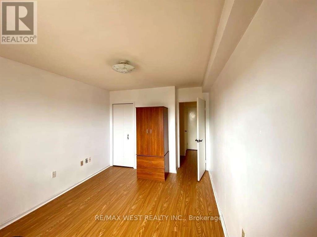 905 - 130 Neptune Drive, Toronto, Ontario  M6A 1X5 - Photo 9 - C13132616