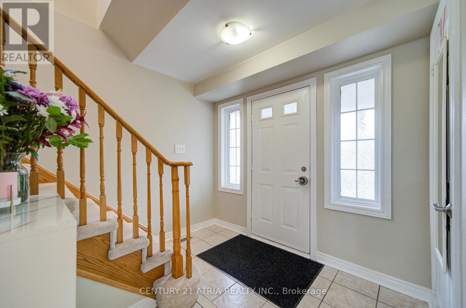 7 Whitewater Street, Whitby, Ontario  L1R 2S9 - Photo 4 - E13132470