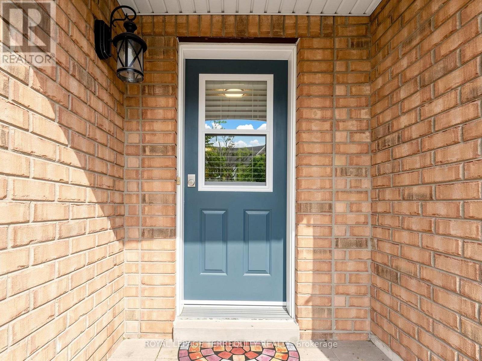 61 Sprucedale Way, Whitby, Ontario  L1N 9T9 - Photo 3 - E13132476