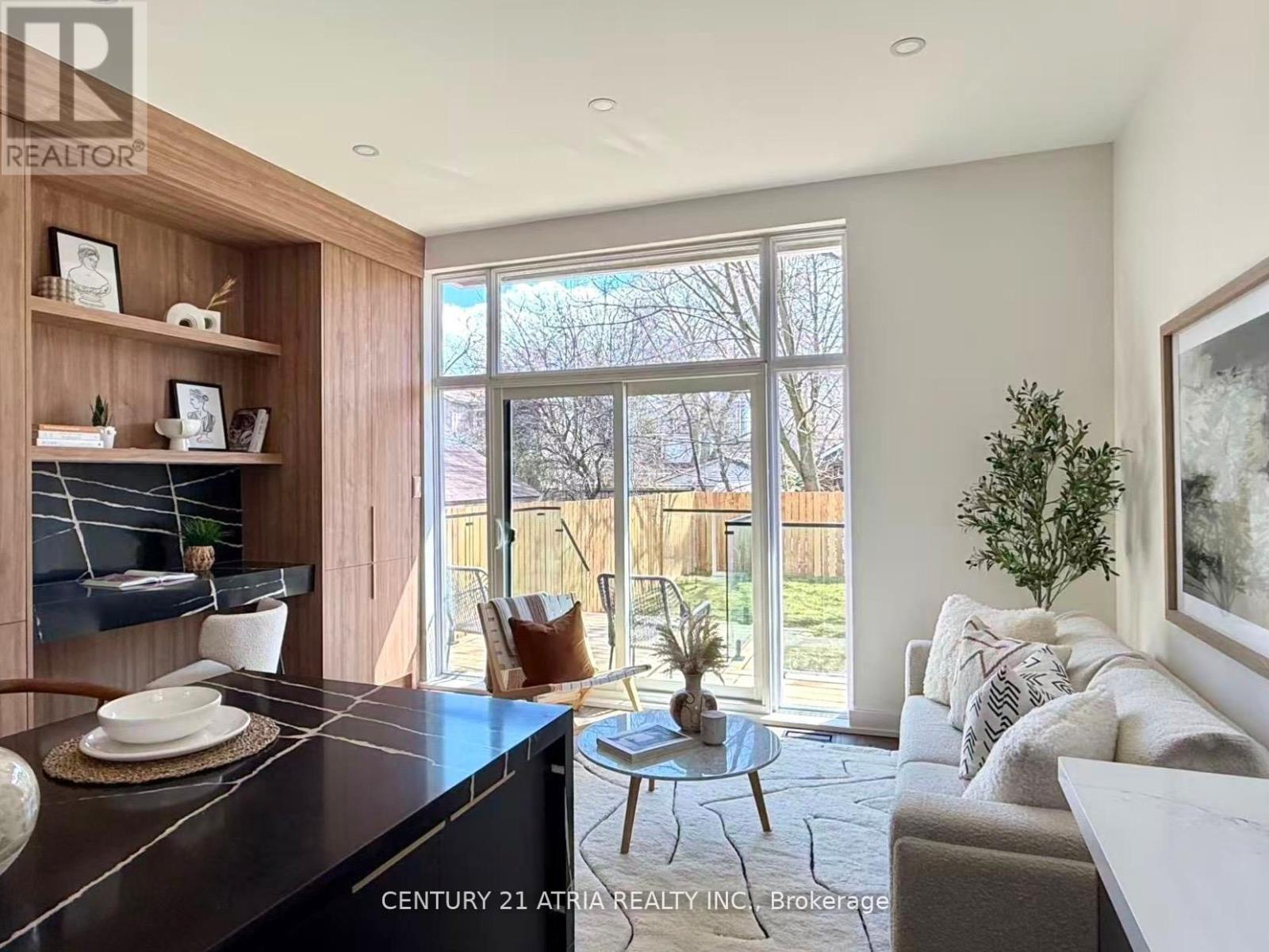 65 Crewe Avenue, Toronto, Ontario  M4C 2J2 - Photo 11 - E13132584