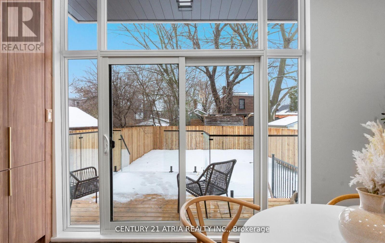 65 Crewe Avenue, Toronto, Ontario  M4C 2J2 - Photo 17 - E13132584