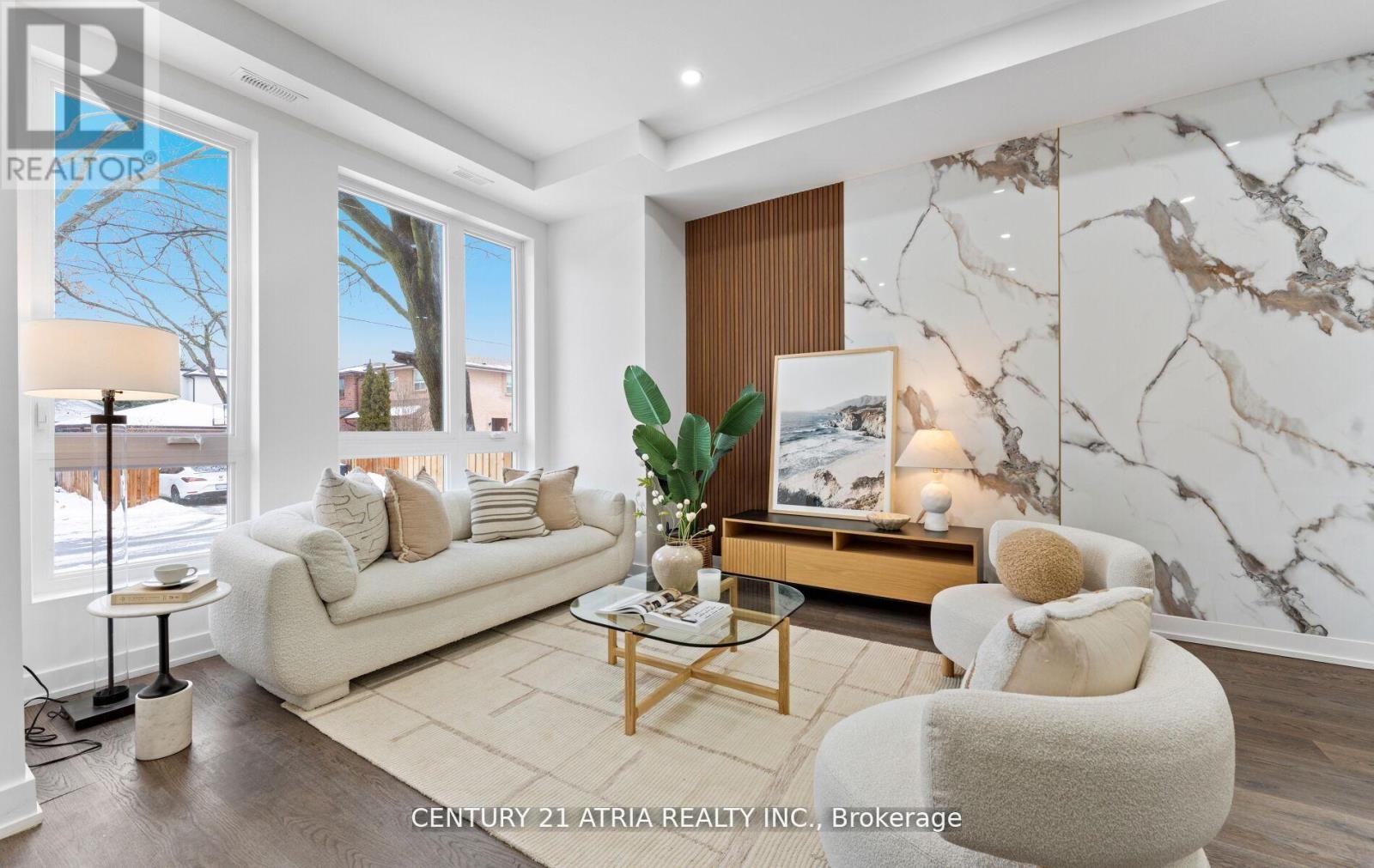 65 Crewe Avenue, Toronto, Ontario  M4C 2J2 - Photo 3 - E13132584
