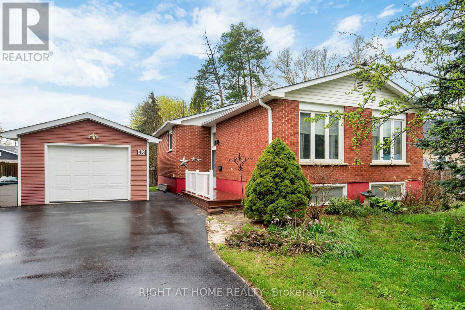 43 VERNON STREET, essa (angus), Ontario