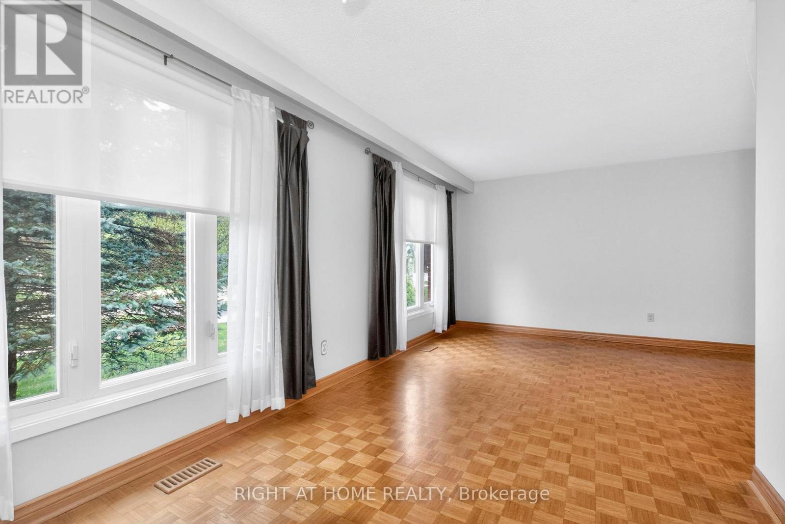 43 Vernon Street, Essa (Angus), Ontario  L0M 1B0 - Photo 15 - N13132426