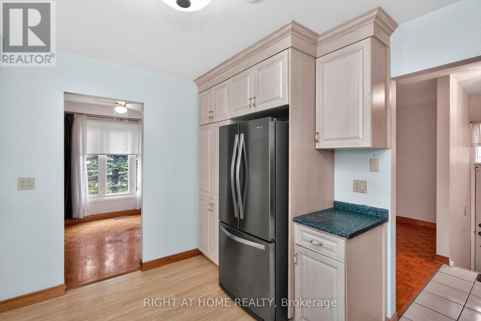 43 Vernon Street, Essa (Angus), Ontario  L0M 1B0 - Photo 18 - N13132426