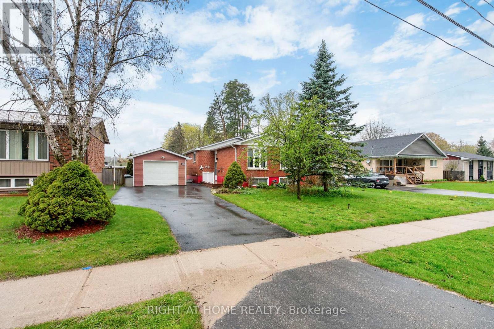 43 Vernon Street, Essa (Angus), Ontario  L0M 1B0 - Photo 3 - N13132426