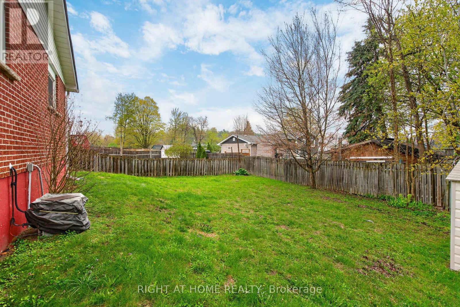 43 Vernon Street, Essa (Angus), Ontario  L0M 1B0 - Photo 30 - N13132426