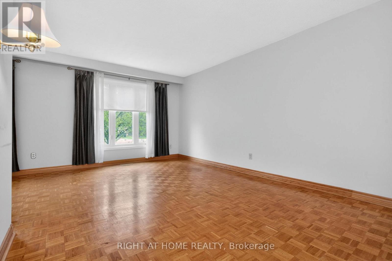43 Vernon Street, Essa (Angus), Ontario  L0M 1B0 - Photo 9 - N13132426