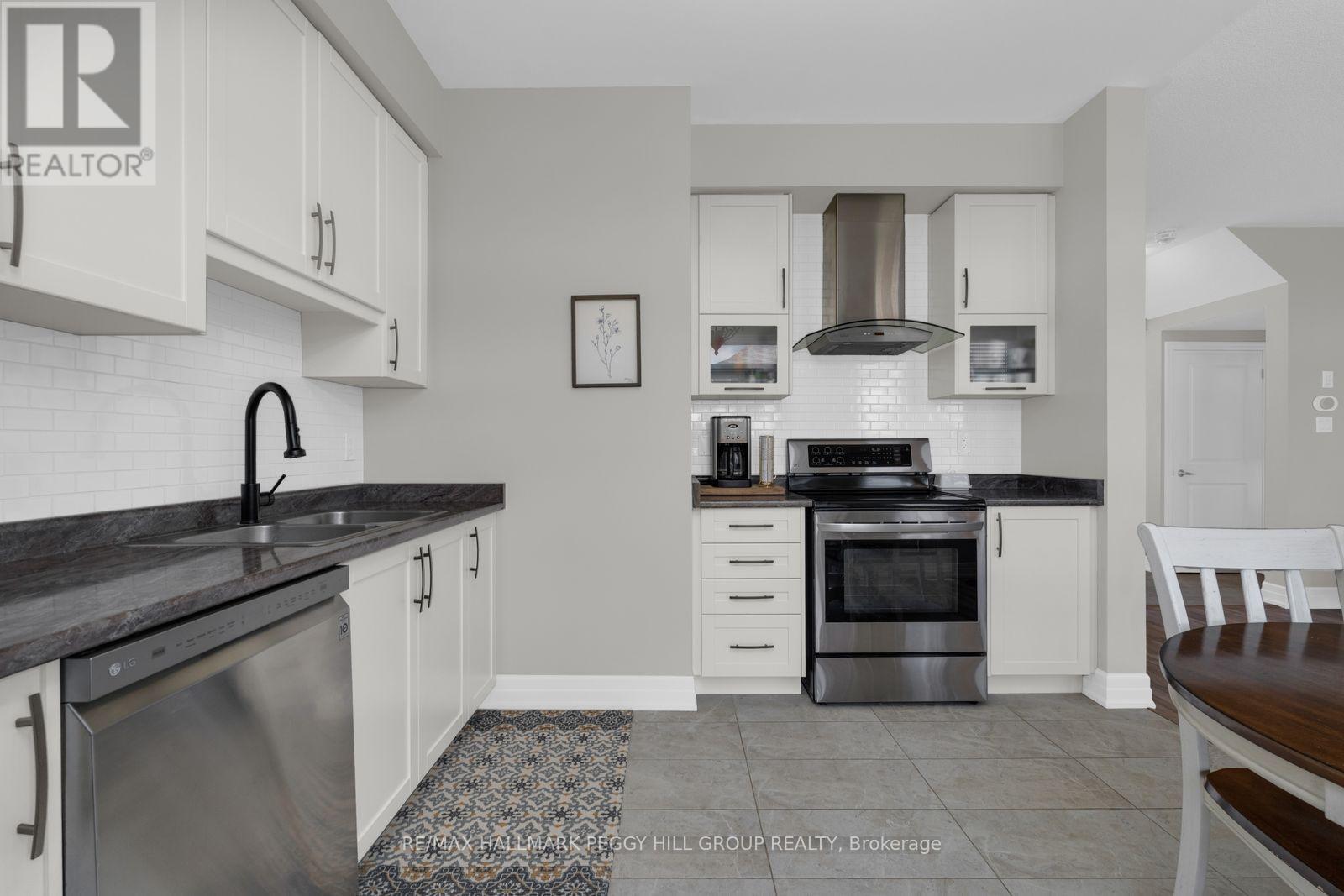 171 Wagner Crescent, Essa, Ontario  L3W 0R7 - Photo 4 - N13132516