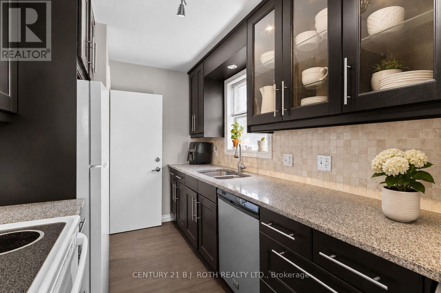 25 Skyline Drive, Orillia, Ontario  L3V 3V8 - Photo 5 - S13132656