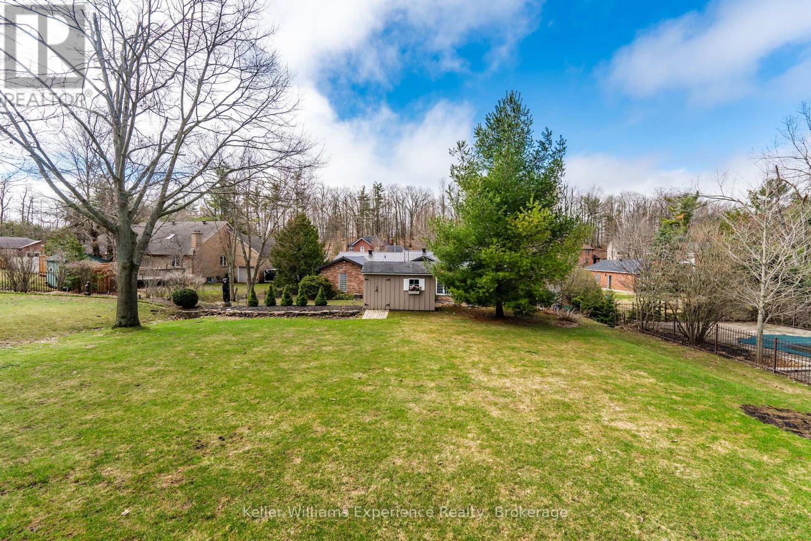 27 Rosewood Avenue, Springwater, Ontario  L0L 1X0 - Photo 39 - S13121912