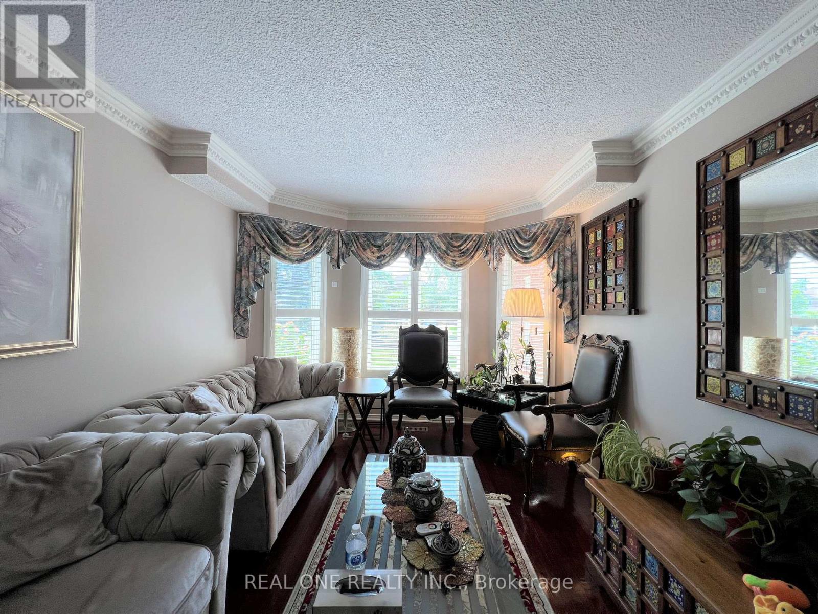 6403 Osprey Boulevard, Mississauga, Ontario  L5N 6E5 - Photo 2 - W13132452