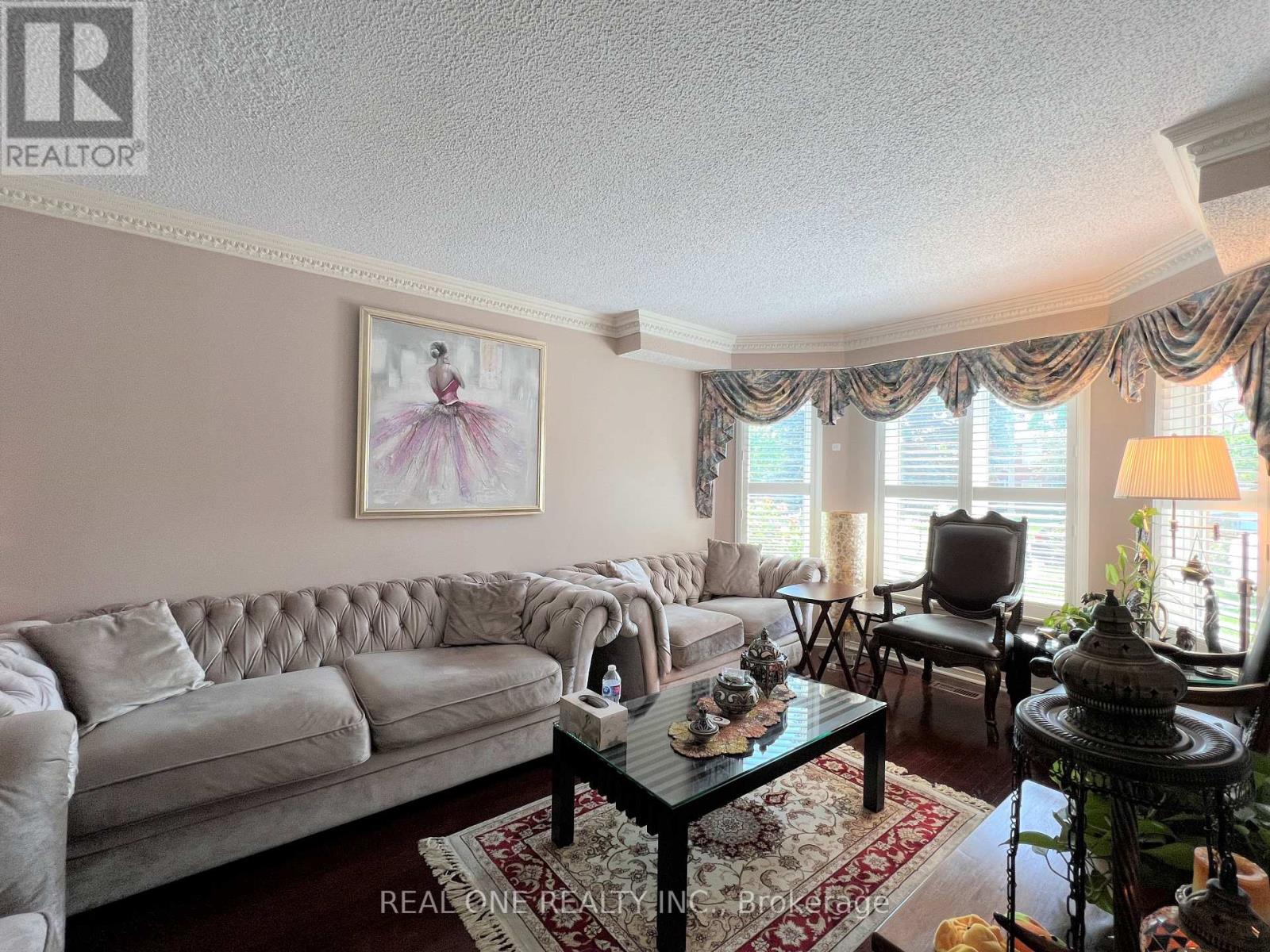 6403 Osprey Boulevard, Mississauga, Ontario  L5N 6E5 - Photo 4 - W13132452