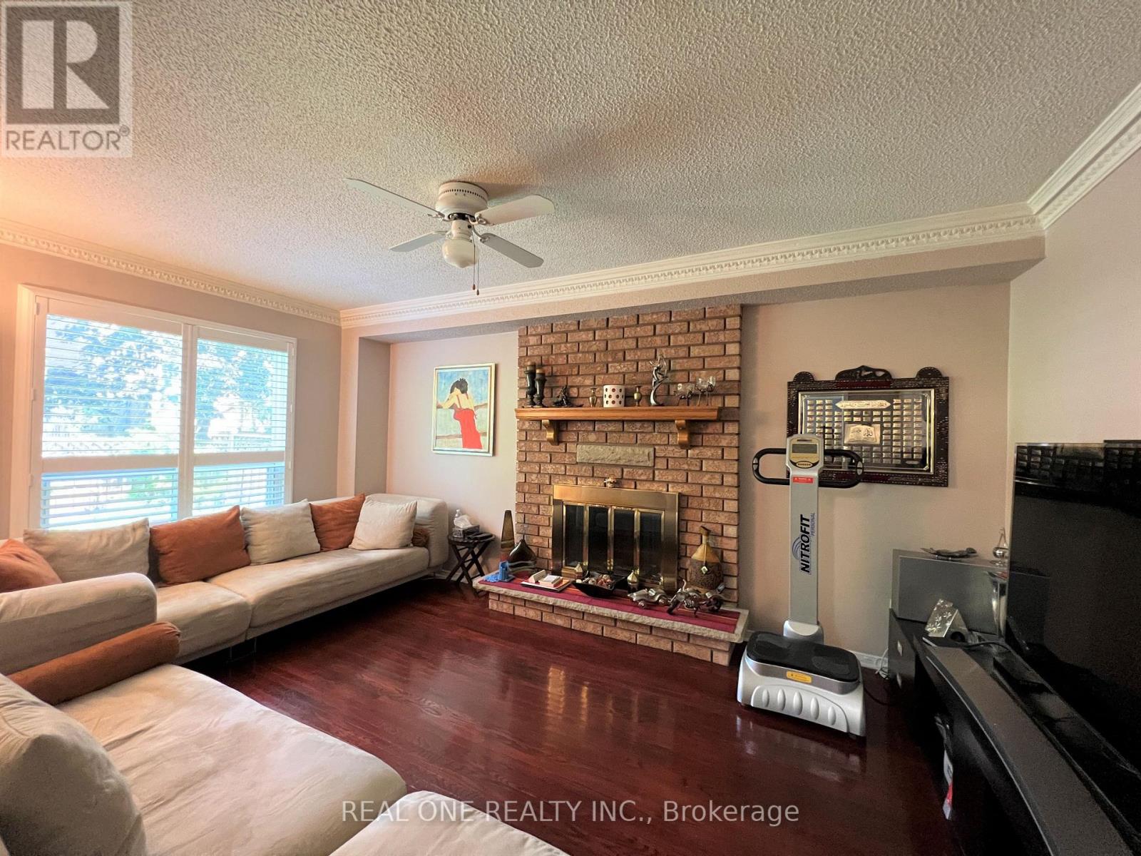 6403 Osprey Boulevard, Mississauga, Ontario  L5N 6E5 - Photo 7 - W13132452