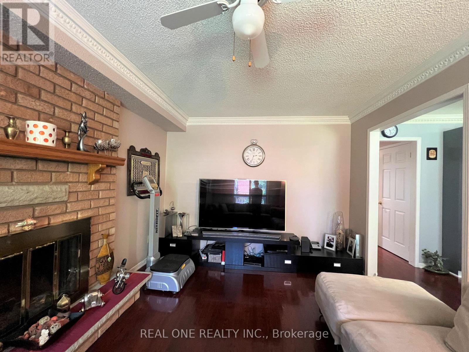 6403 Osprey Boulevard, Mississauga, Ontario  L5N 6E5 - Photo 8 - W13132452