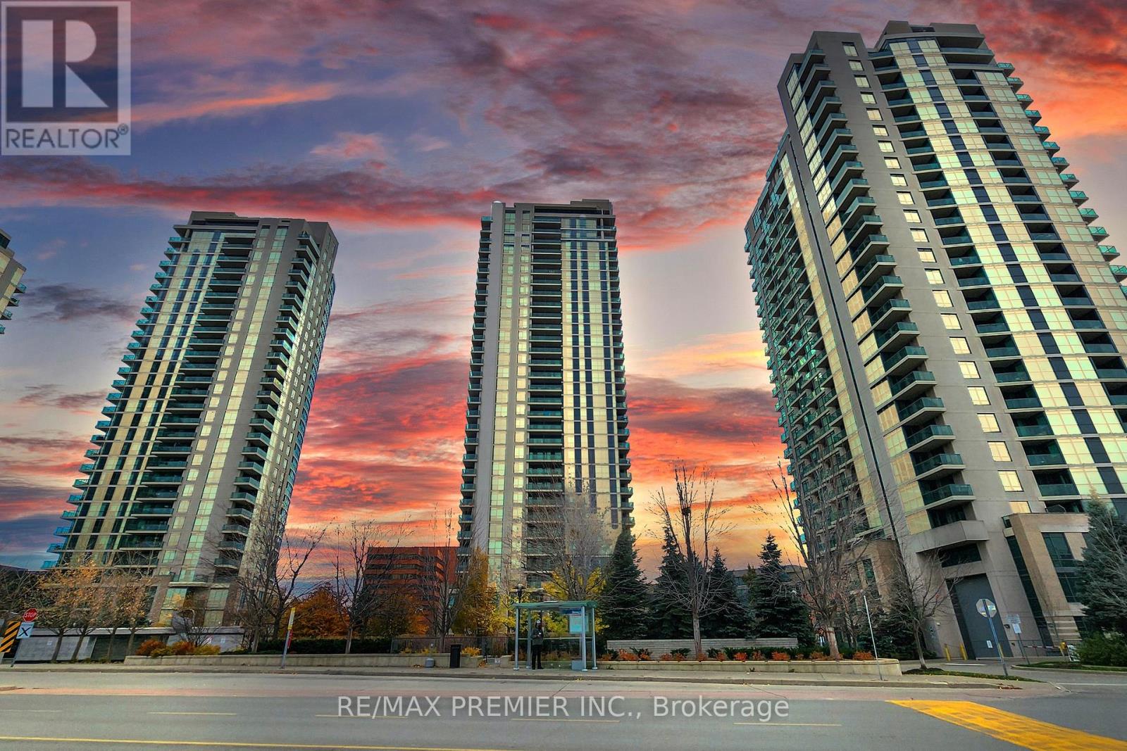 1007 - 235 SHERWAY GARDENS ROAD, Toronto, Ontario