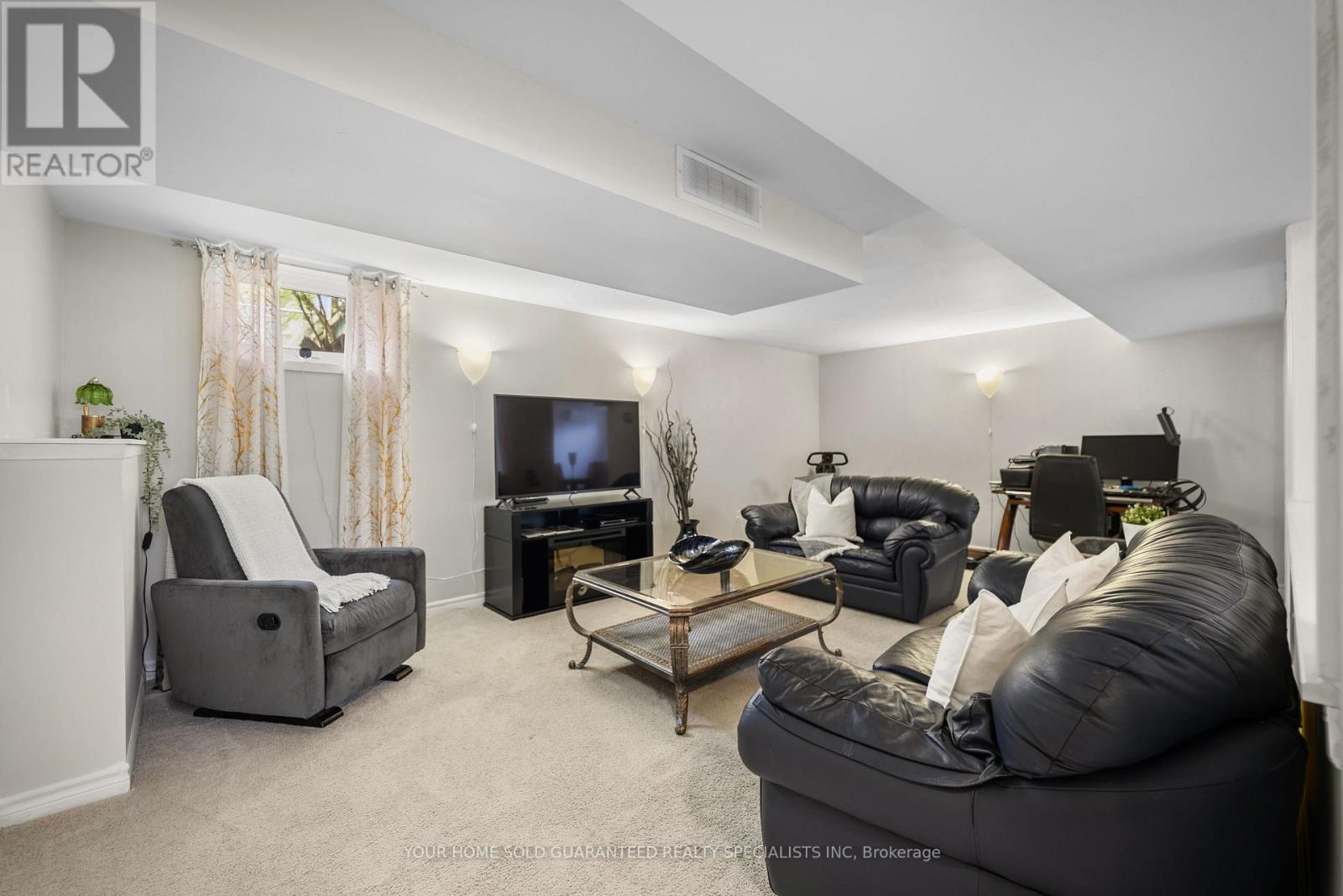 947 Sierra Boulevard, Mississauga, Ontario  L4Y 2E3 - Photo 18 - W13132466