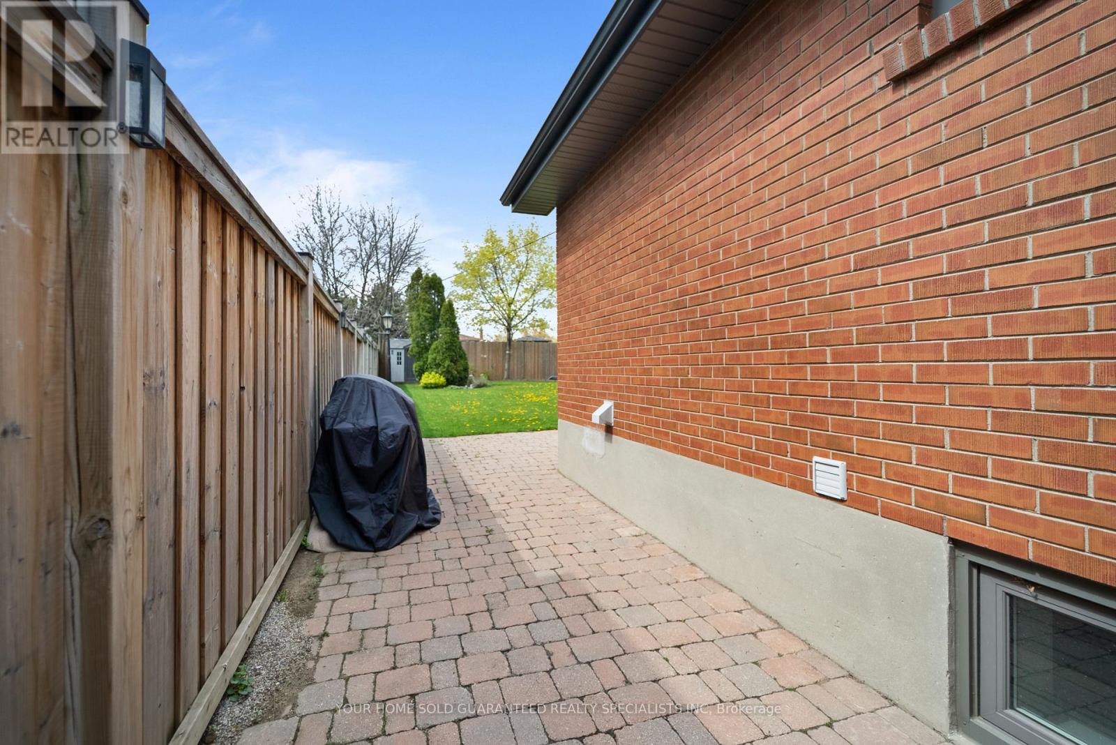947 Sierra Boulevard, Mississauga, Ontario  L4Y 2E3 - Photo 23 - W13132466