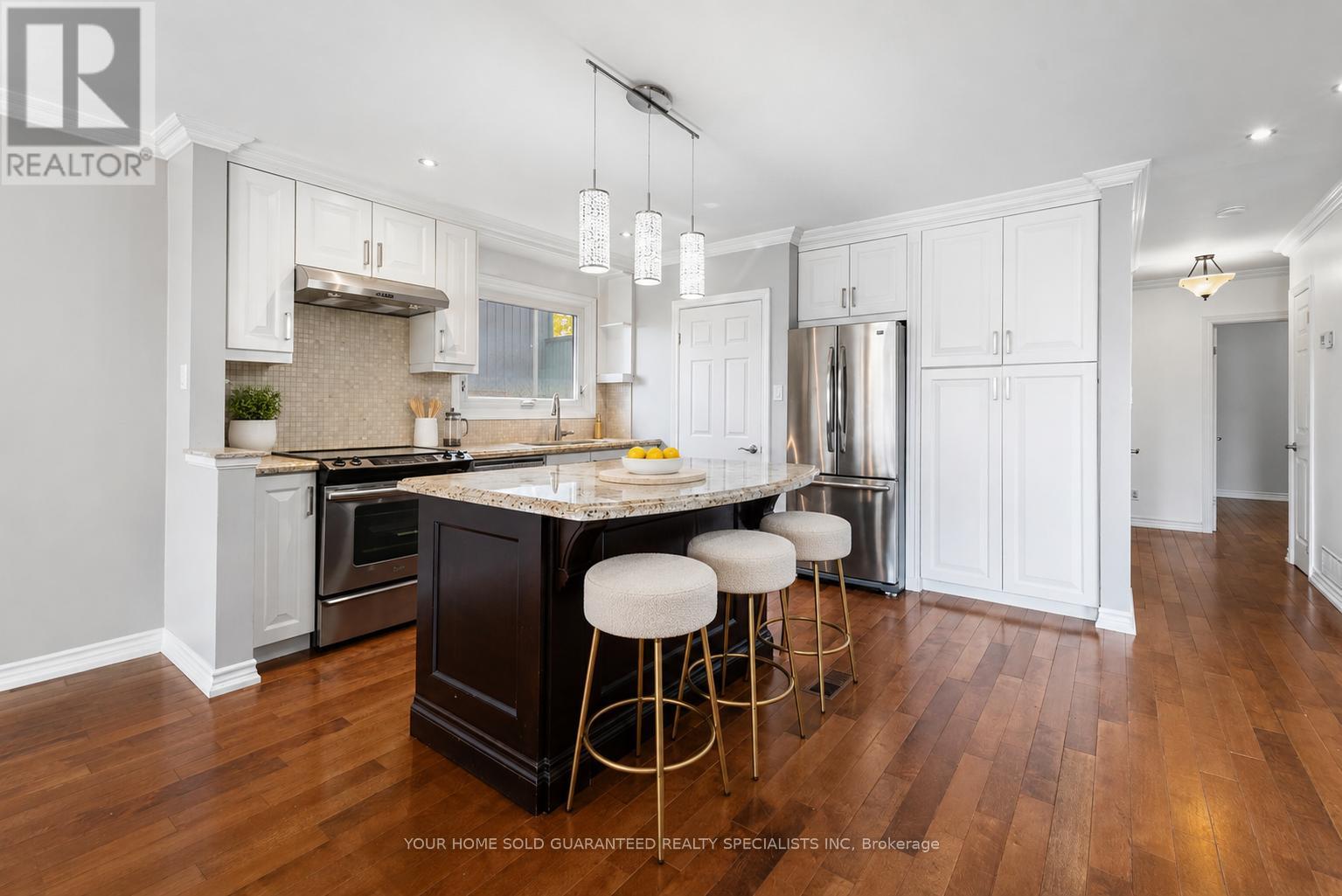 947 Sierra Boulevard, Mississauga, Ontario  L4Y 2E3 - Photo 5 - W13132466
