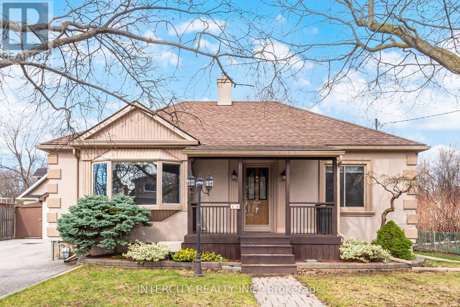 1A SOPHIA STREET, Brampton, Ontario
