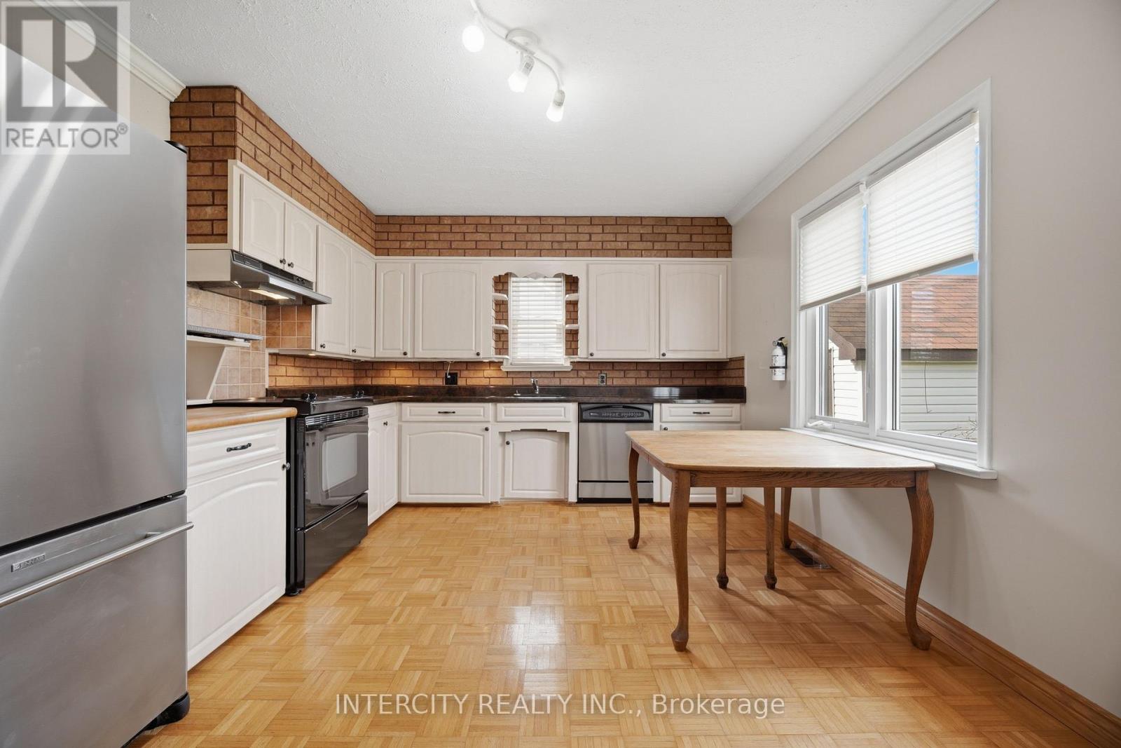 1a Sophia Street, Brampton, Ontario  L6V 1T8 - Photo 10 - W13132492