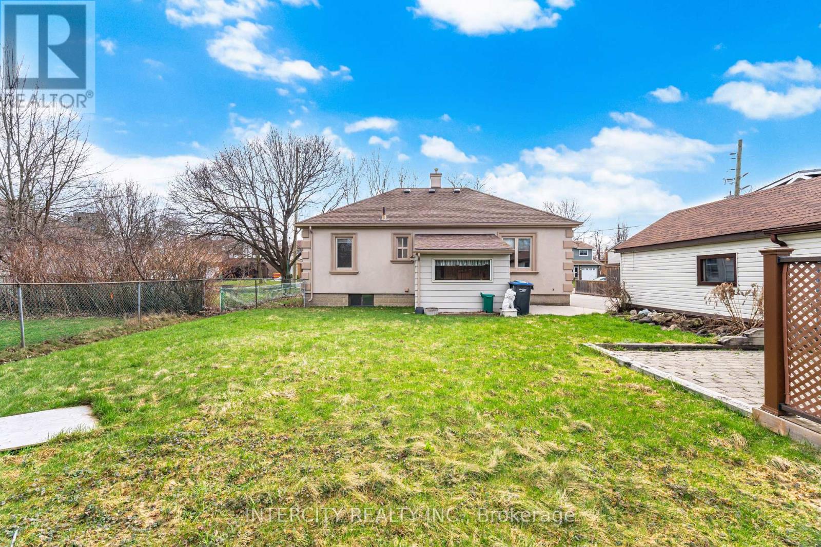 1a Sophia Street, Brampton, Ontario  L6V 1T8 - Photo 21 - W13132492