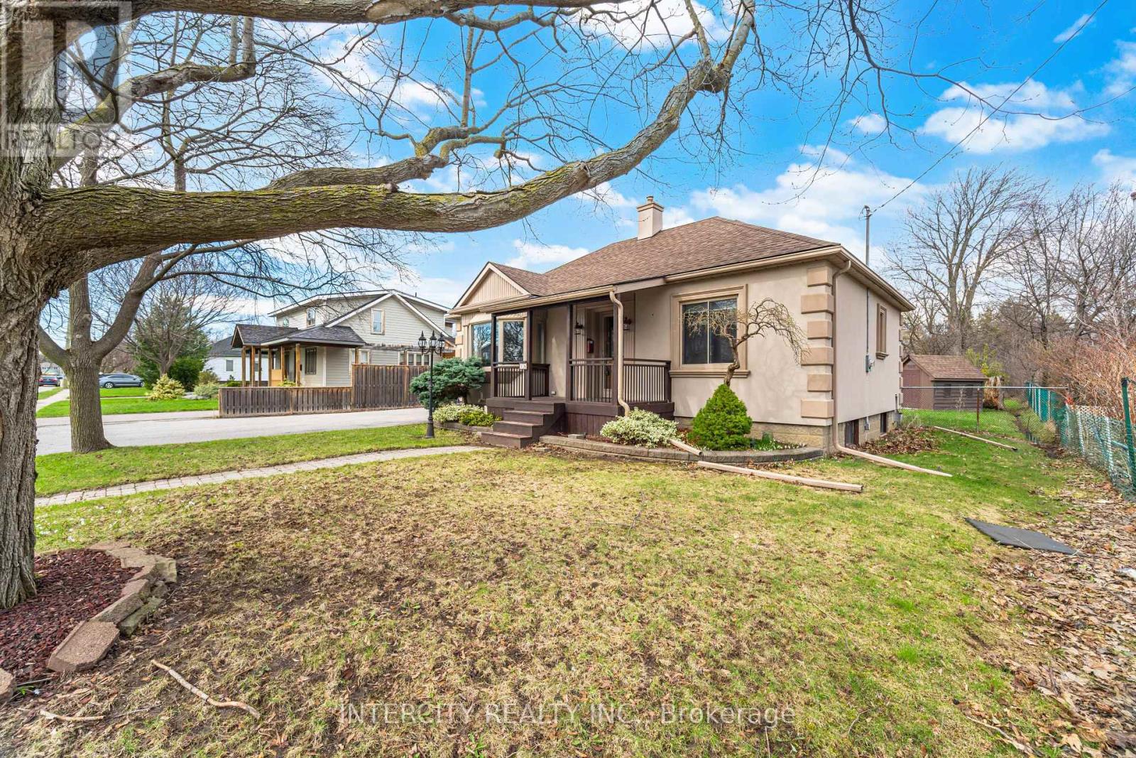 1a Sophia Street, Brampton, Ontario  L6V 1T8 - Photo 3 - W13132492