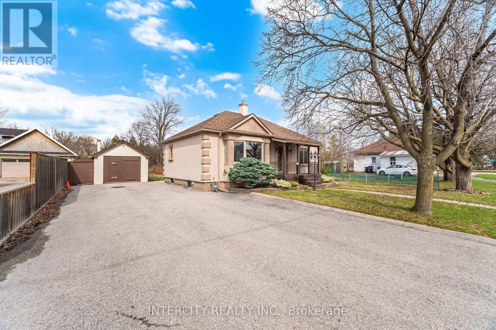 1a Sophia Street, Brampton, Ontario  L6V 1T8 - Photo 4 - W13132492