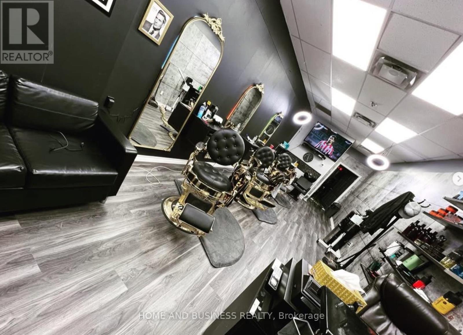 2011 Lakeshore Road, Burlington, Ontario  L7R 1A1 - Photo 6 - W13132502