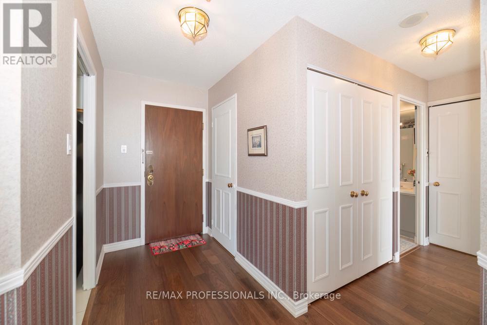 702 - 1320 ISLINGTON AVENUE, Toronto, Ontario