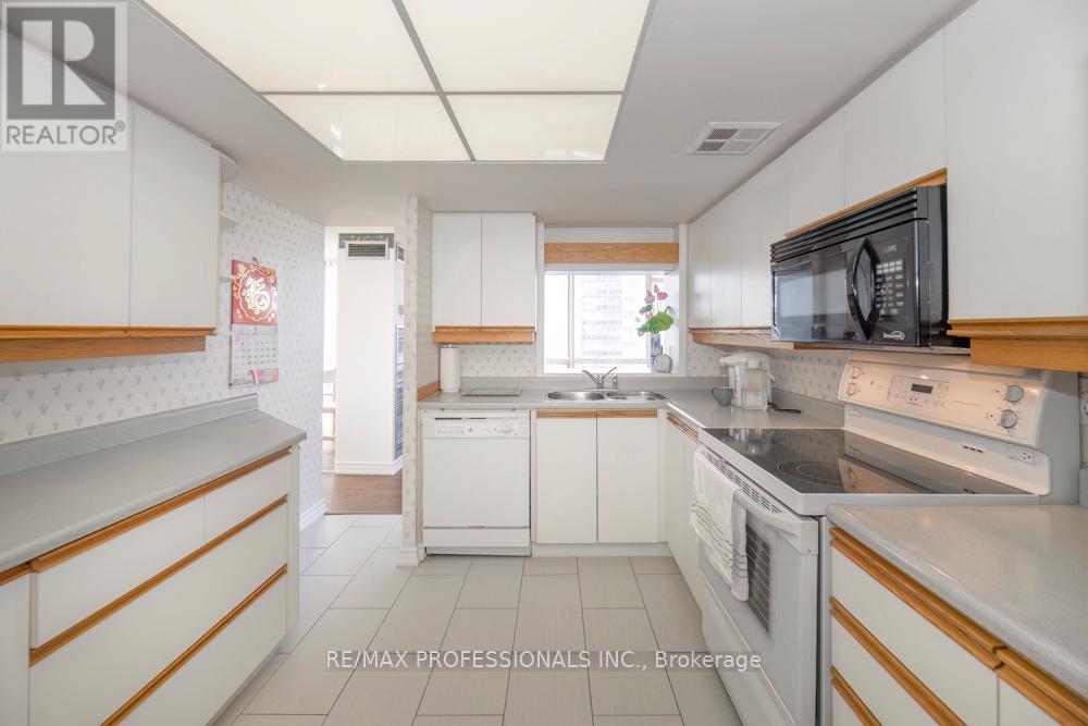 702 - 1320 Islington Avenue, Toronto, Ontario  M9A 5C6 - Photo 10 - W13132530