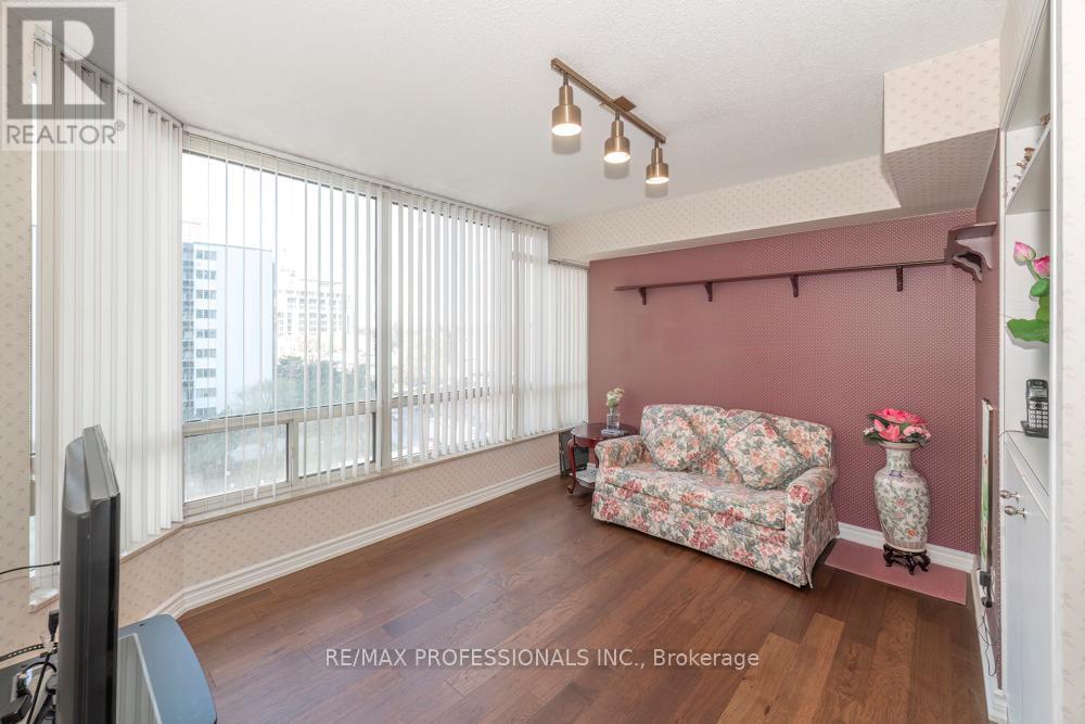 702 - 1320 Islington Avenue, Toronto, Ontario  M9A 5C6 - Photo 11 - W13132530