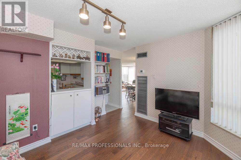 702 - 1320 Islington Avenue, Toronto, Ontario  M9A 5C6 - Photo 12 - W13132530