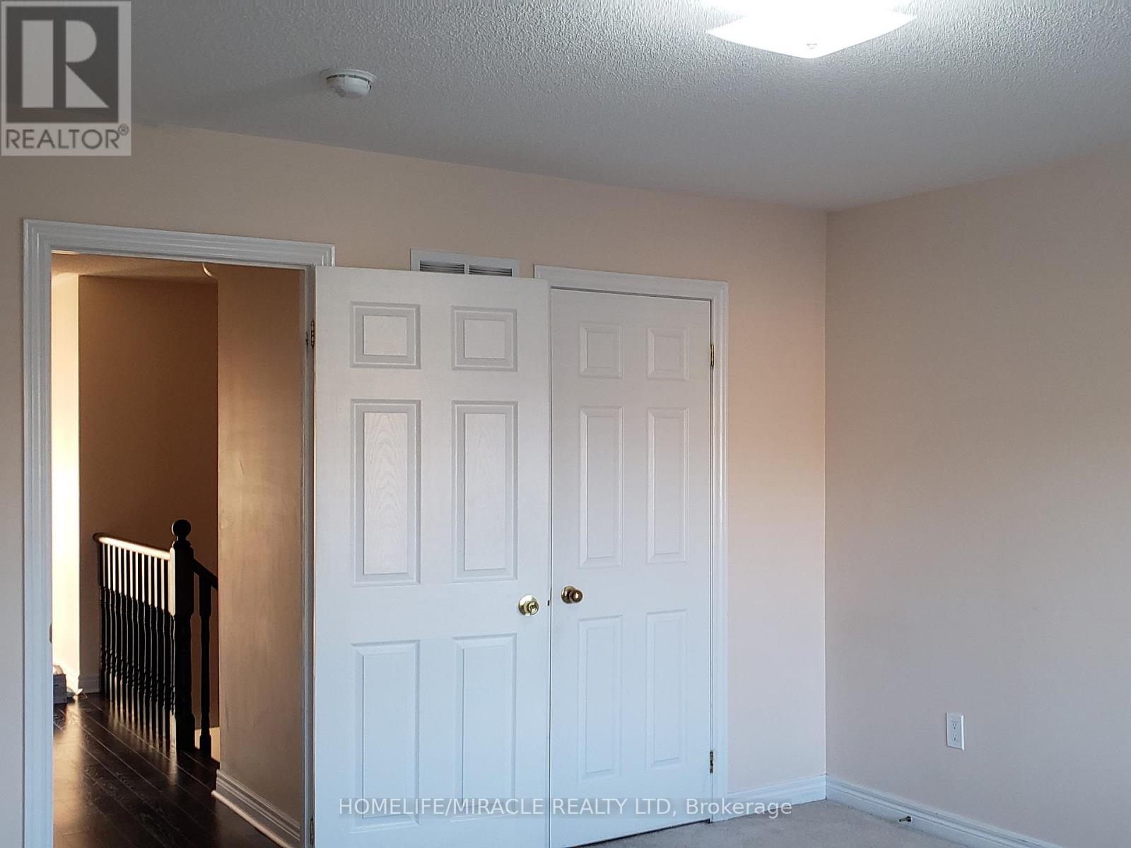 30 Gower Crescent, Brampton, Ontario  L6R 0Y1 - Photo 10 - W13132534