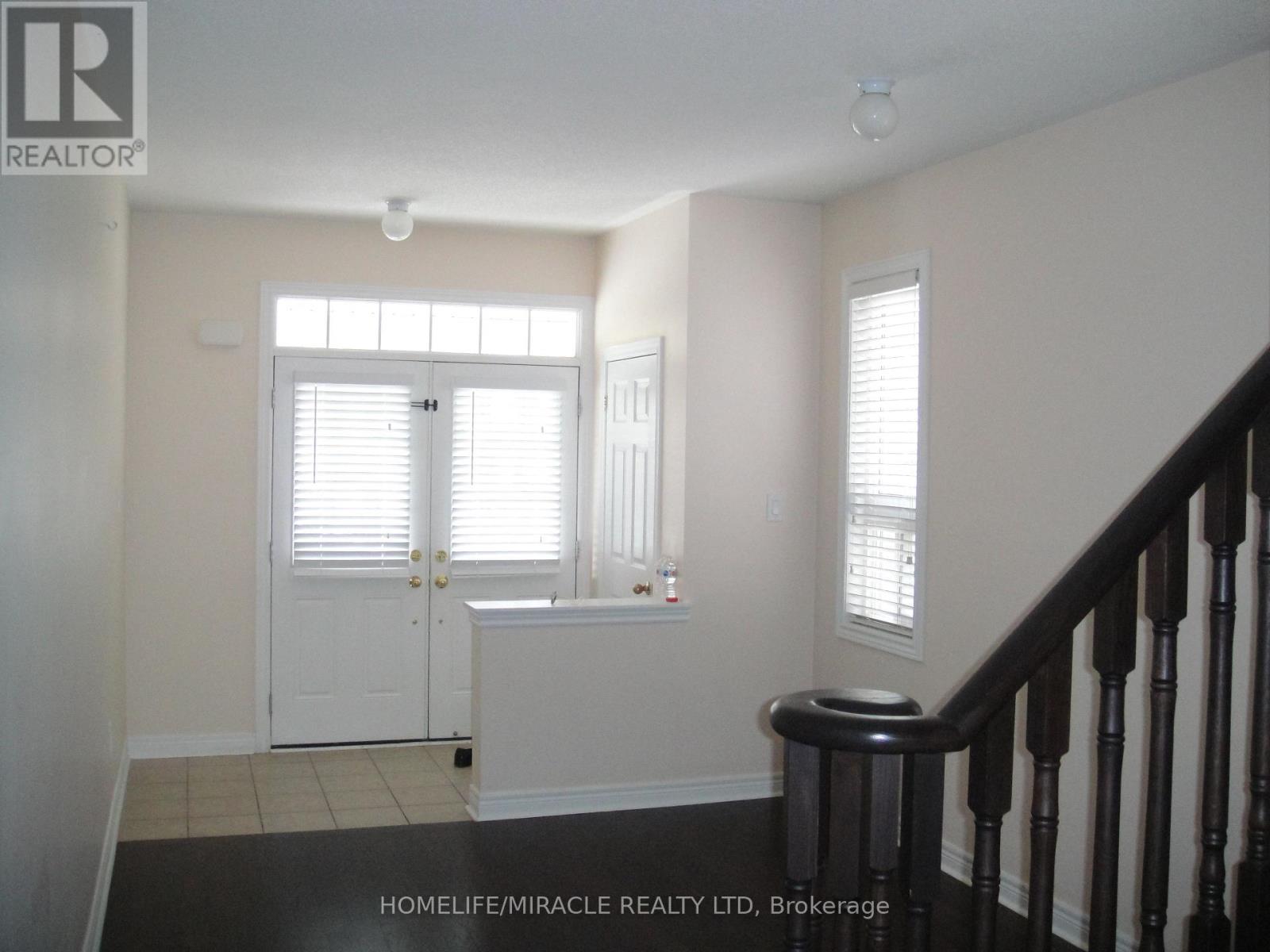 30 Gower Crescent, Brampton, Ontario  L6R 0Y1 - Photo 2 - W13132534