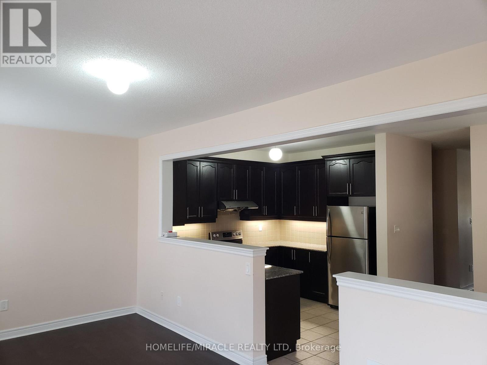 30 Gower Crescent, Brampton, Ontario  L6R 0Y1 - Photo 6 - W13132534
