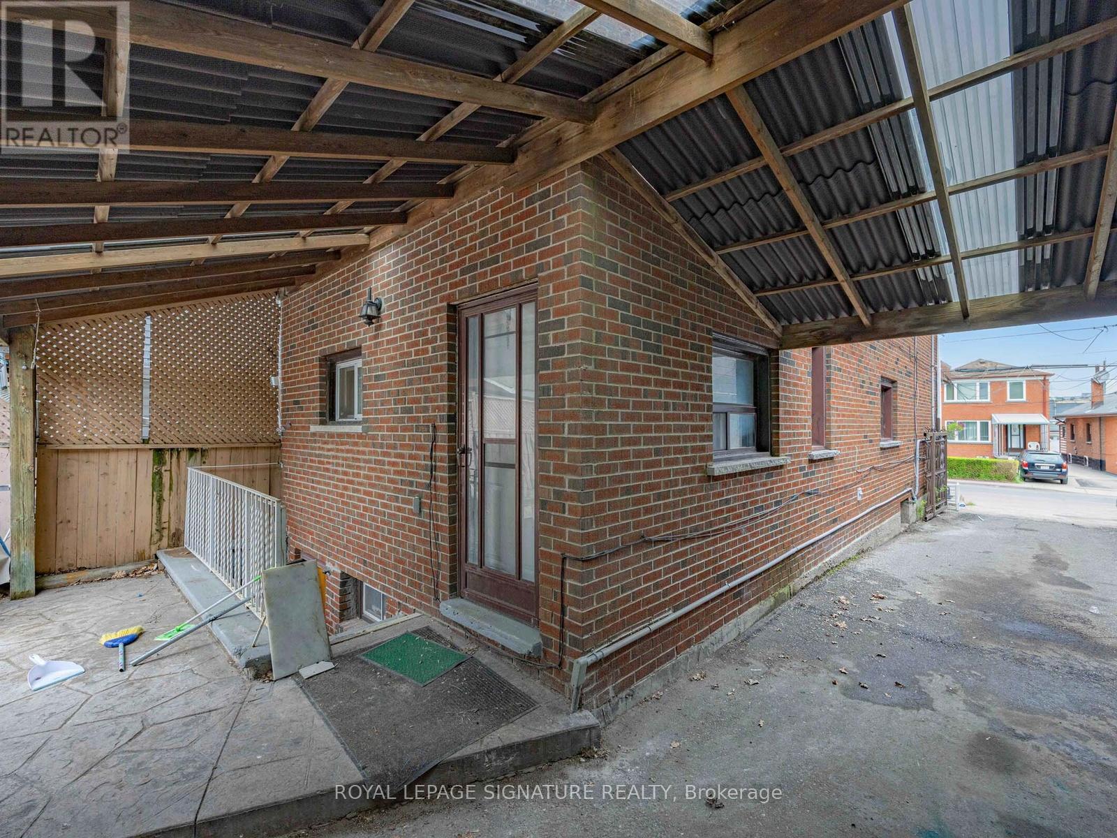 1157 Roselawn Avenue, Toronto, Ontario  M6B 1C5 - Photo 37 - W13132578
