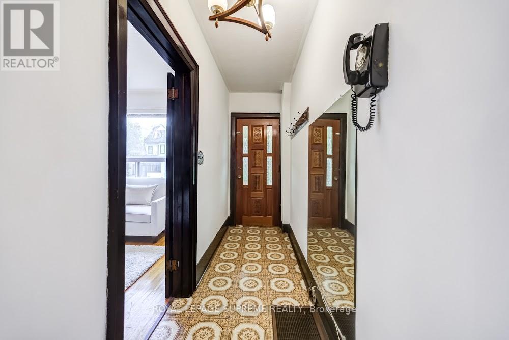 514 Concord Avenue, Toronto, Ontario  M6H 2P8 - Photo 3 - W13132588
