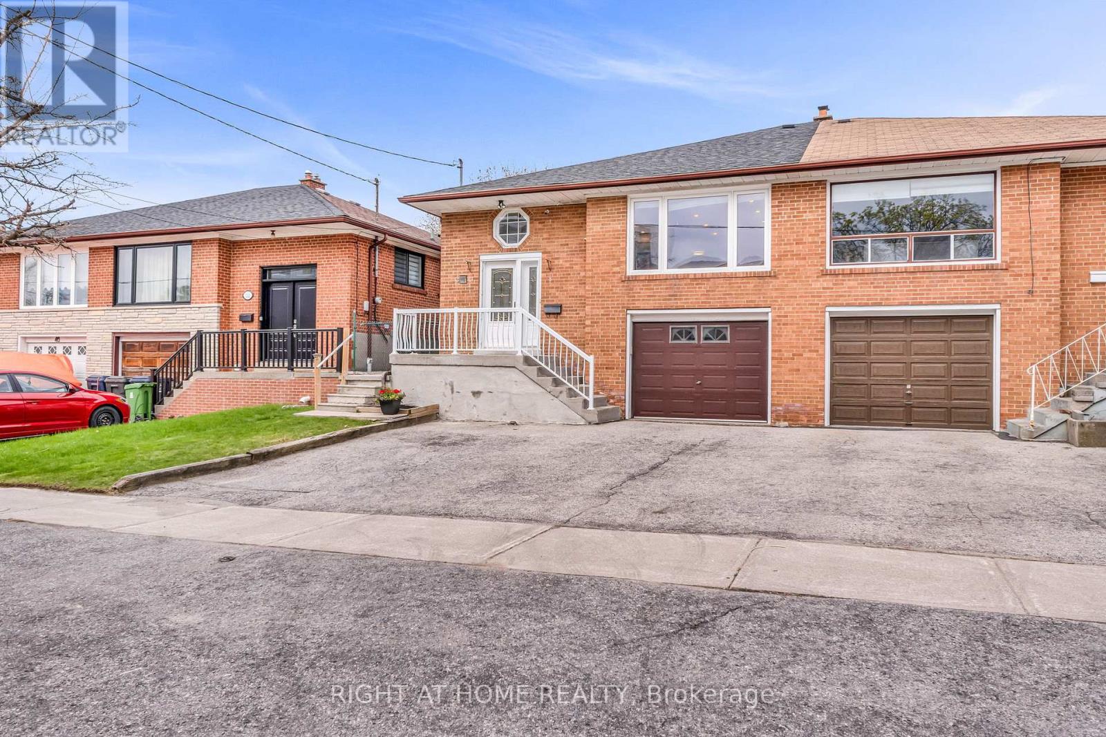 110 Victory Drive, Toronto, Ontario  M3M 2J8 - Photo 13 - W13132598