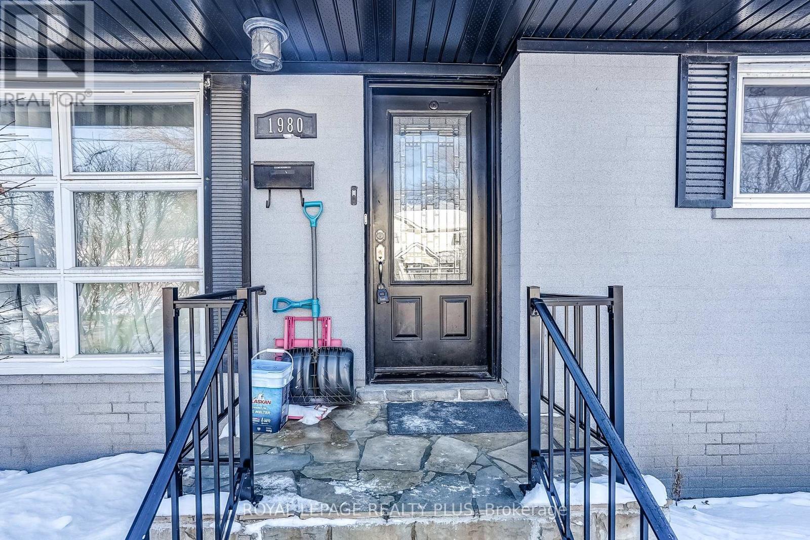 1980 Hartland Drive, Mississauga, Ontario  L5J 1M6 - Photo 3 - W13132642