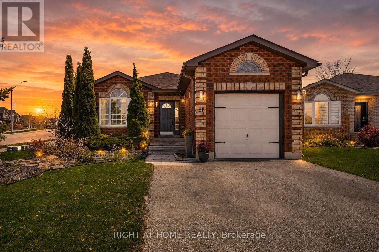 61 SELINE CRESCENT, Barrie, Ontario
