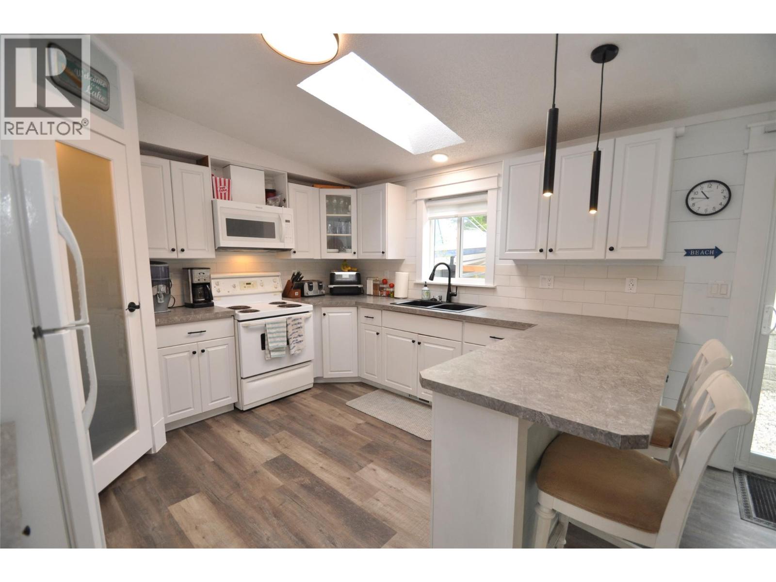 5604 Highway 3a Highway, Nelson, British Columbia  V1L 6N7 - Photo 21 - 10387681