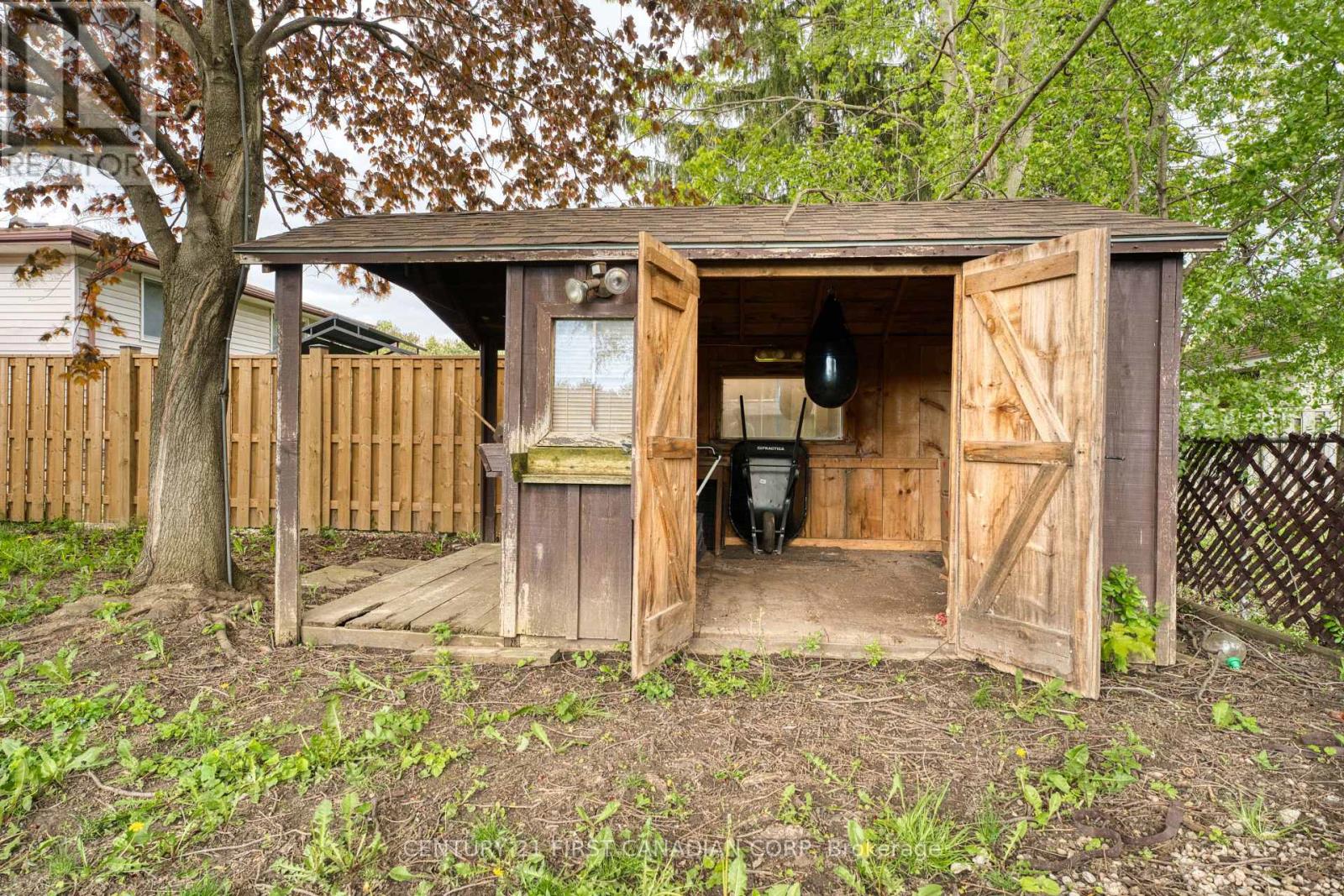24 Blanchard Crescent, London North, Ontario  N6G 4E2 - Photo 33 - X13132776