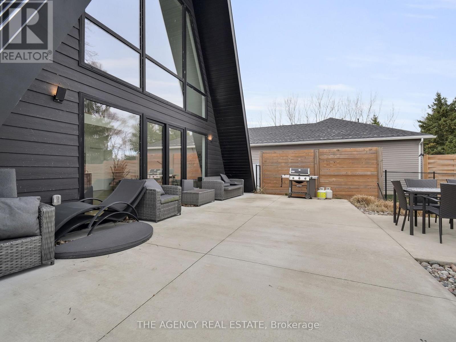 8464 Adams Court, Lambton Shores, Ontario  N0M 1T0 - Photo 28 - X13133104
